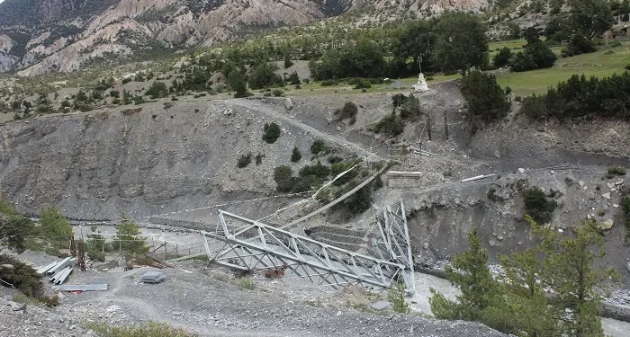 ‘मनाङको विकासमा ठेकेदारको लापरवाही’