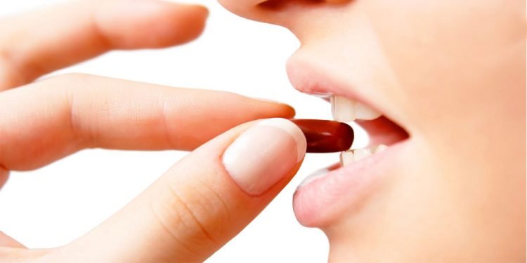 विज्ञहरु भन्छन्ः आफूखुसी औषधि खाँदा स्वास्थ्यमा गम्भीर असर पुग्छ