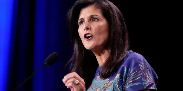 निक्की हेलीले भनिन्– राष्ट्रपति चुनावमा ट्रम्पलाई भोट दिन्छु