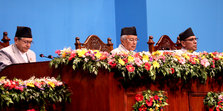 आर्थिक वर्षको नीति तथा कार्यक्रममा सरकारका मुख्य प्राथमिकतामा के के परे ?