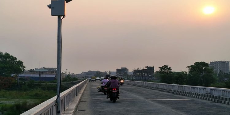 झापाको बिरिङ र निन्दामा बाढीको पूर्व सूचना दिने प्रणाली जडान