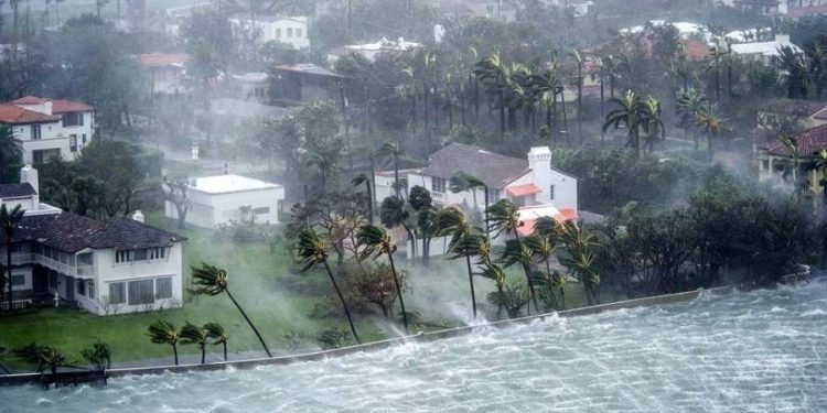अमेरिकाको टेक्सासमा आँधी आएपछि सात लाख ग्राहक विद्युत्विहीन