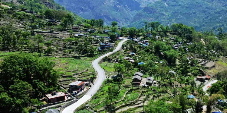 सडक कालोपत्र भएपछि स्थानीयलाई आवागमनमा सहज