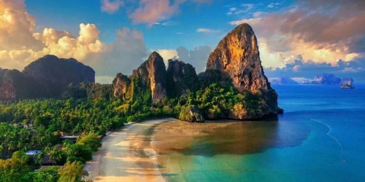 कोरल ब्लिचिङ भेटिएपछि थाइल्यान्डद्वारा एउटा टापु बन्द