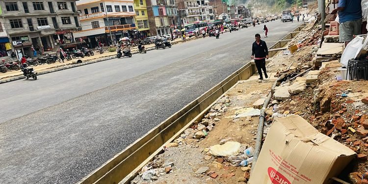 मुग्लिन–पोखरा सडक : संरचना नहटाउँदा काममा विलम्ब