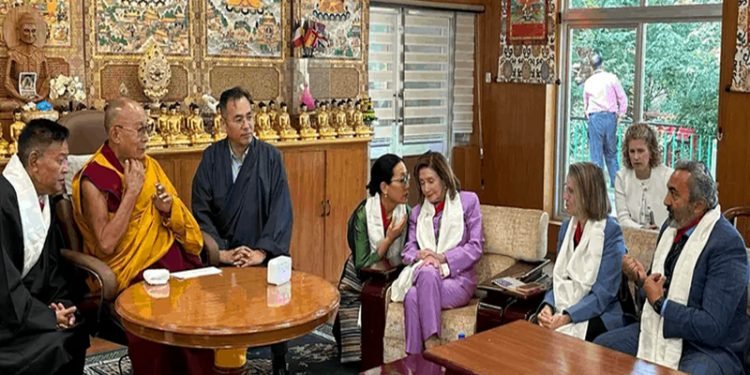 दलाई लामासँग अमेरिकी प्रतिनिधिमण्डलको भेट, चीन आक्रोशित