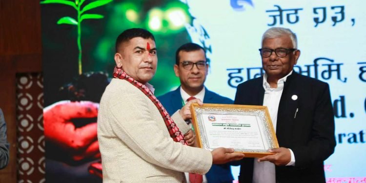 भोजेन्द्र बस्नेतसहित ४ पत्रकारलाई वातावरण प्रवर्द्धन पत्रकारिता पुरस्कार