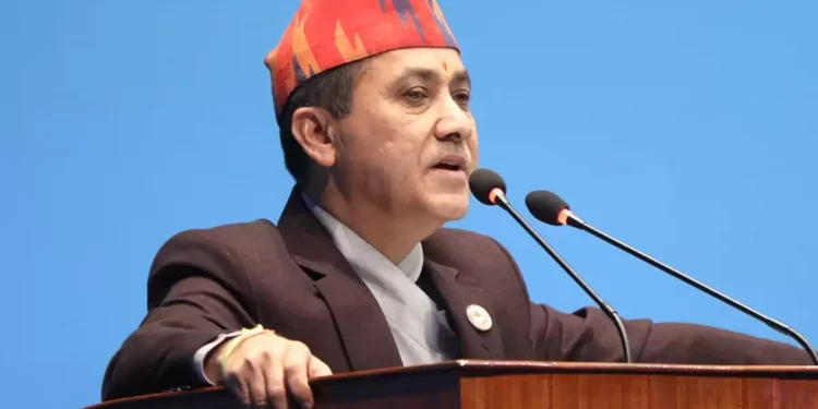 गृहमन्त्रीले गिरीबन्धुको फाइल खोल्ने होइन, बोल्नपनि सक्नुहुन्न- विश्वप्रकाश शर्मा