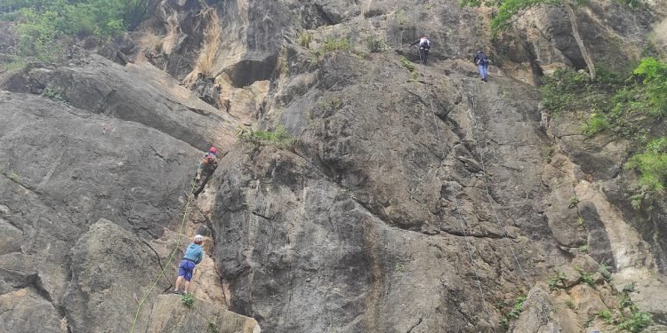 बन्दीपुरको चुनपहरामा चट्टान आरोहण, पर्यटनको लागि अर्को गन्तव्य