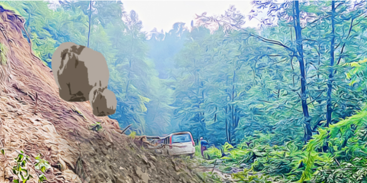 पहिरोका कारण साँफे–मार्तडी सडक अवरुद्ध