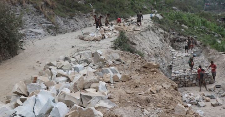 म्याग्दीको बेनी-पाखापानी सडक स्तरोन्नति शुरु