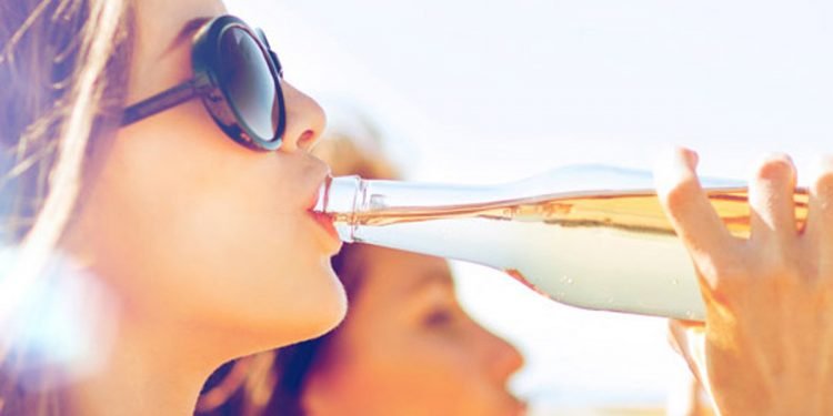 गर्मीमा पनि स्वस्थ र स्फूर्त रहन के गर्ने?