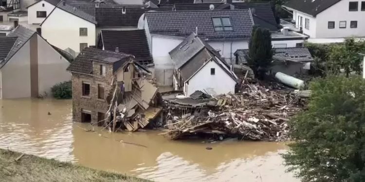 जर्मनीमा विनाशकारी बाढी : ६०० जना भन्दा बढी निकालियो