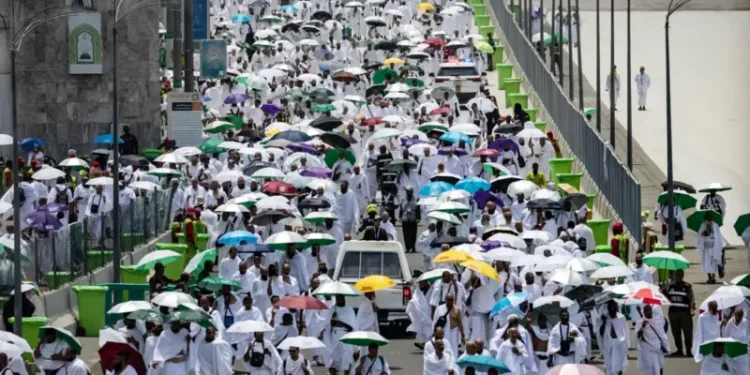 हजारौं हजयात्री मृत्युको कारण ‘प्रचण्ड गर्मी’, नेपालीको अवस्था के छ?