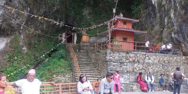 ऋषिमुनीले तपस्या गरेको शीतल गुफा, जसको अझै भएन प्रचार