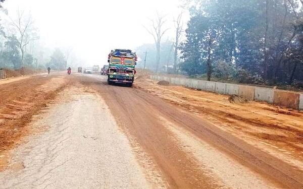 दुई करोड बजेट अभावले रोकियो वीरगञ्ज–रक्सौल जोड्ने सडक