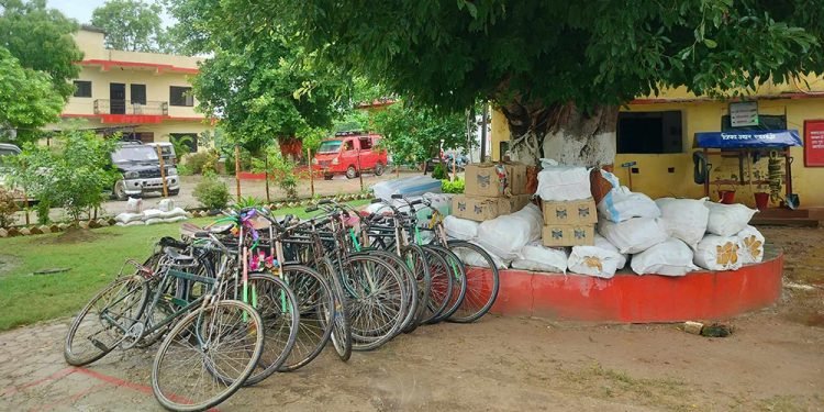 भारततर्फ तस्करी गर्न लागिएको मदिरा सशस्त्र प्रहरीद्वारा बरामद