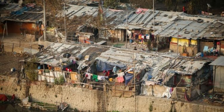 पाल्हीनन्दनका भूमिहीन दलितको सडकमै बास