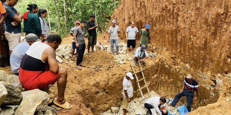 तनहुँको निबुस्वाँरामा झोलुङ्गे पुल निर्माण हुँदै