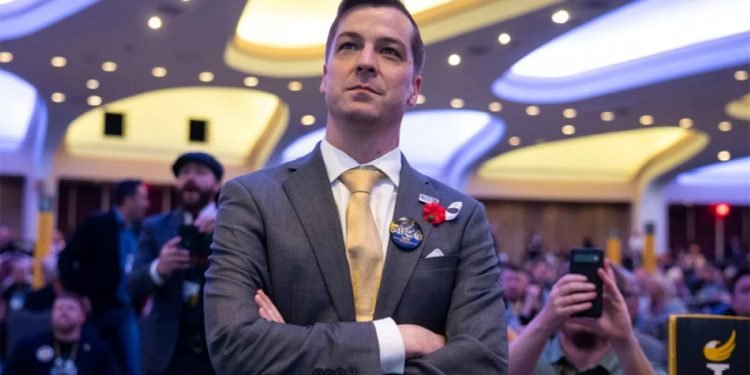 ट्रम्प र बाइडेन बाहेक अमेरिकामा तेस्रो राष्ट्रपति उम्मेदवार ओलिभर को हुन् ?