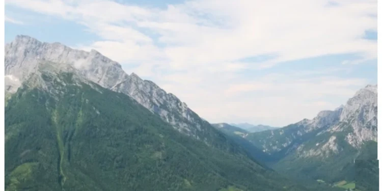 उत्तराखण्डमा खराब मौसमका कारण नौं पदयात्रीको मृत्यु, १३ जनाको सकुशल उद्धार