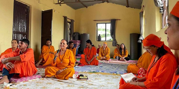 त्रिदिवसीय योग साधना सम्पन्न