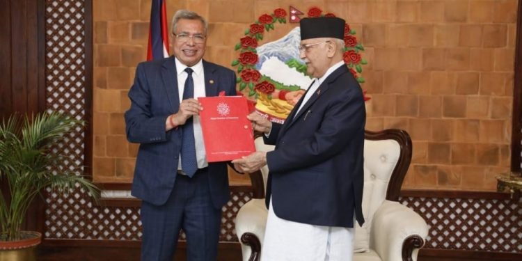 अर्थतन्त्र सुधारका लागि चेम्बरले दियाे प्रधानमन्त्रीलाई सुझाव
