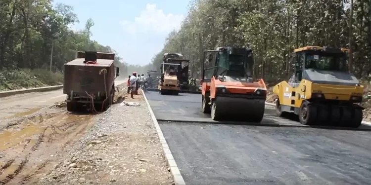 नारायणगढ–बुटवल सडक: पूर्वी खण्डमा बल्ल ५२ प्रतिशत काम
