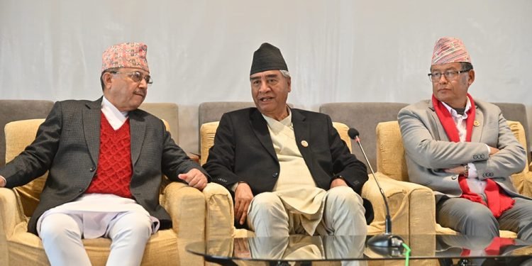 कांग्रेस पदाधिकारी बैठक बस्दै, एमालेसँग सहकार्यका विषयमा छलफल हुने