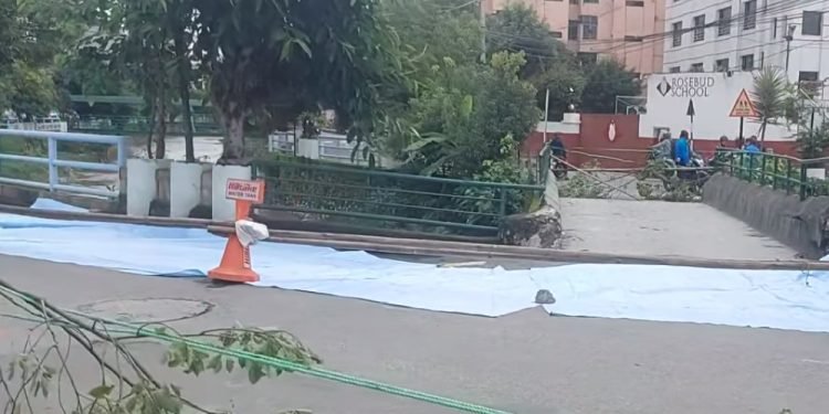 धोबीखोलाको बुद्धनगर–बबरमहल जोड्ने पुलमा आवागमन बन्द
