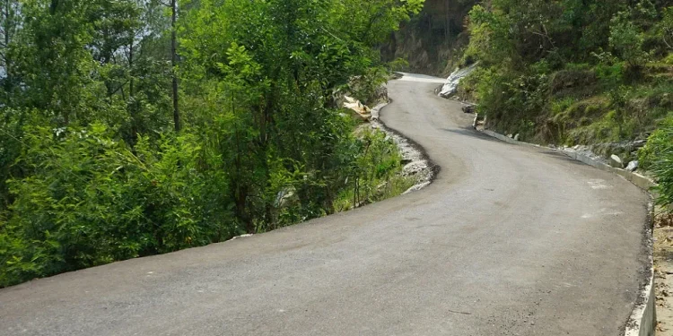 हेटौँडामा नमूना सडक बनाइँदै