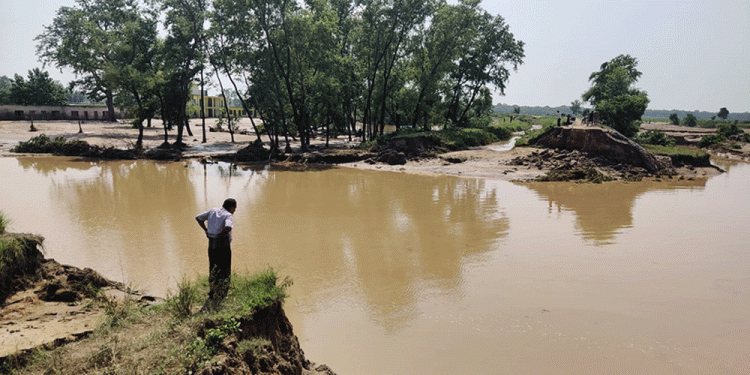 झापाको सन्थाल बस्ती डुबानको जोखिममा