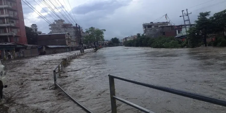 काठमाडौं उपत्यकामा भारी वर्षा, नदी किनारमा उच्च सतर्कता अपनाउन आग्रह