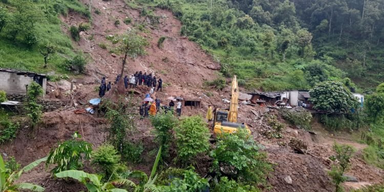 बाढी–पहिरोको वितण्डा : दुई दिनमा १५ जनाको मृत्यु, दुई जना बेपत्ता