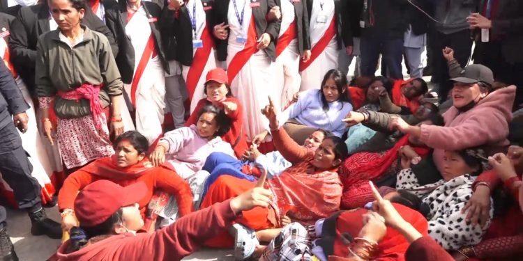 मिटरब्याजसँग सम्बन्धित सबै उजुरी लिन नसकिएको प्रहरी अधिकारीको भनाइ