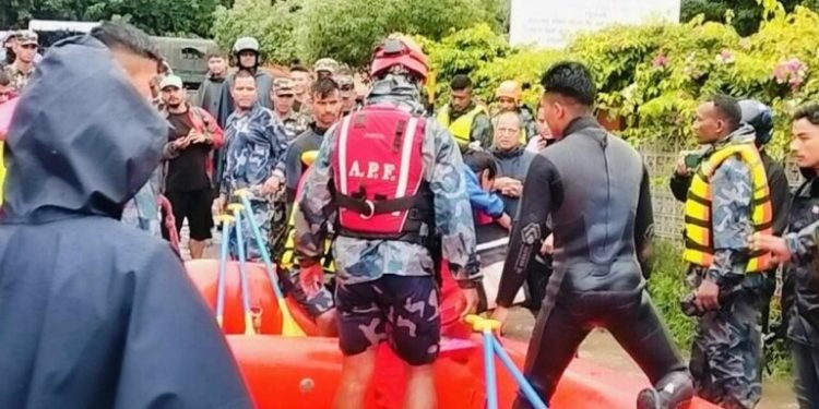 डुबानमा परेकाको उद्धारमा सुरक्षा फौज
