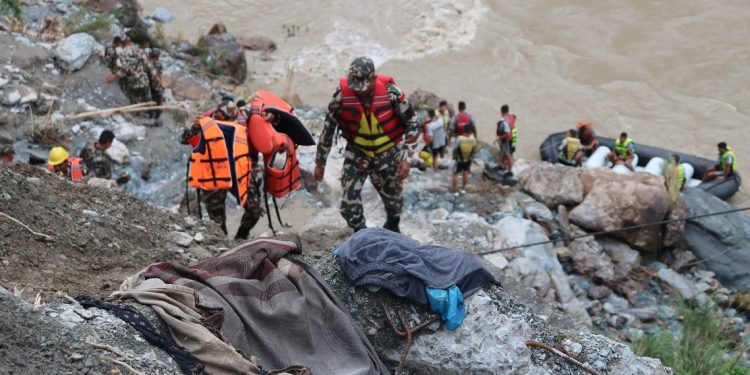 शित्रूलीमा बेपत्ता दुई बस र यात्रु खोज्न सरकारले माग्यो भारत र बंगलादेशको सहयोग
