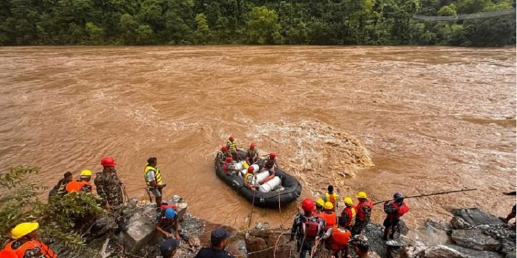 सिमलताल दुर्घटना: बस र यात्रुको अवस्था अझै अज्ञात, भारतीय टोली फर्किदै