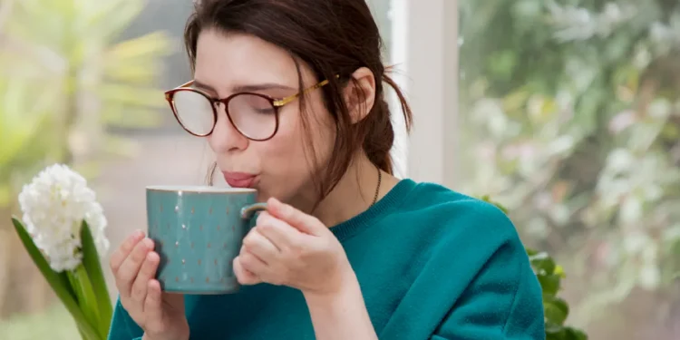 बिहान खाली पेटमा किन पिउने तातोपानी?