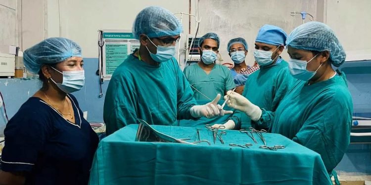 डोल्पा जिल्ला अस्पतालमा पहिलोपटक एकैदिन तीनवटा शल्यक्रिया