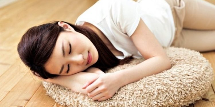 भुइँमा सुत्दा हुन्छन् यस्ता फाइदा