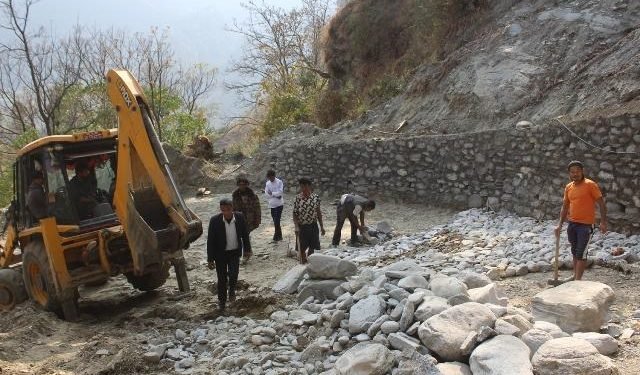 ट्रयाक खुलेको ३३ वर्षमा पनि पूरा भएन भानुमार्ग