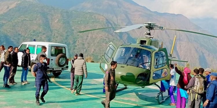 सेनाको हेलिकप्टरमार्फत १५४ सुत्केरीको उद्धार