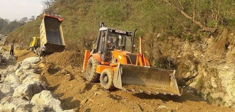 दशगजामा स्थानीयले बाटो खन्न दिएनन्