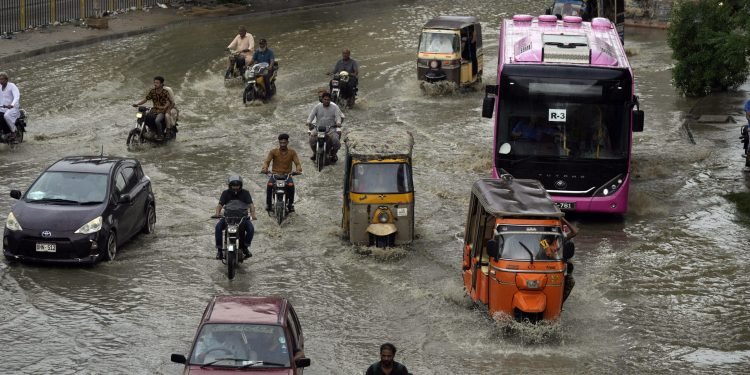 वर्षासम्बन्धित प्रकोपले एसियाभर गत साता २५० भन्दा बढीको मृत्यु