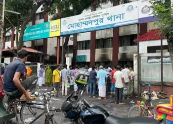 बंगलादेशमा रोकिएन लुटपाट, कैयौं प्रहरी चौकीमा आगलागी