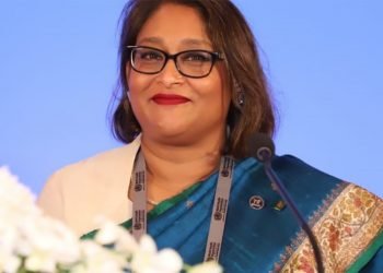 हसिनाकी छोरी भन्छिन्- दु:खद घडीमा आमालाई अंगालो हाल्न पनि सकिनँ
