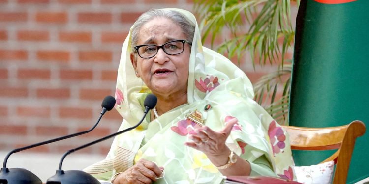 हसिनाद्वारा बिहीबार सार्वजनिक रूपमा उपस्थित हुन आफ्ना समर्थकहरूलाई आग्रह