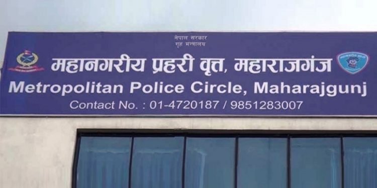 लेनदेनको विषयमा प्रहरीको मनालागी, घुमुवाको अगाडी महाराजगञ्जका डिएसपी निरीह