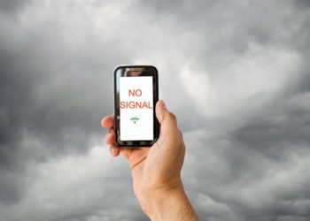 यी गाउँ जहाँ मोबाइलमा नेटवर्क खोज्न डाँडा उक्लिनुपर्छ